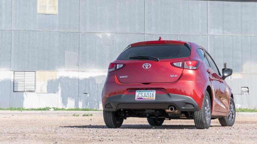  Toyota Yaris XLE Hatchback 2019 года  (NA) (фото 4 из 40)